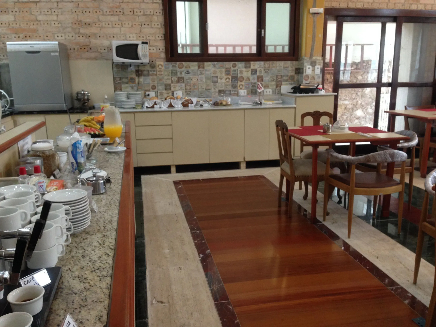 Central Palace Hotel