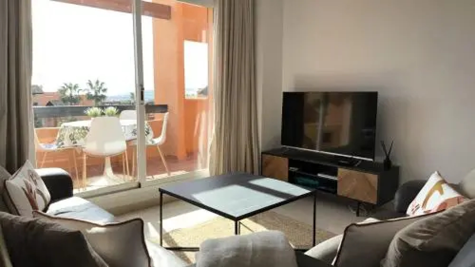 Casares Del Sol Hotel