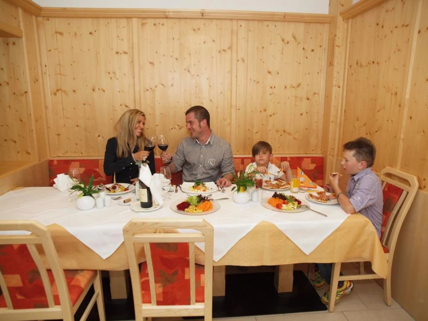 Pitzis Kinderhotel - Family Only