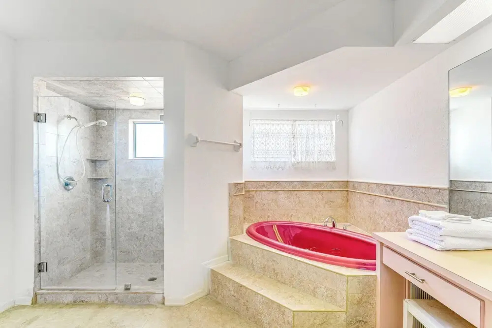 Spring Hill Home: Heated Pool, 9 Mi to Beach!