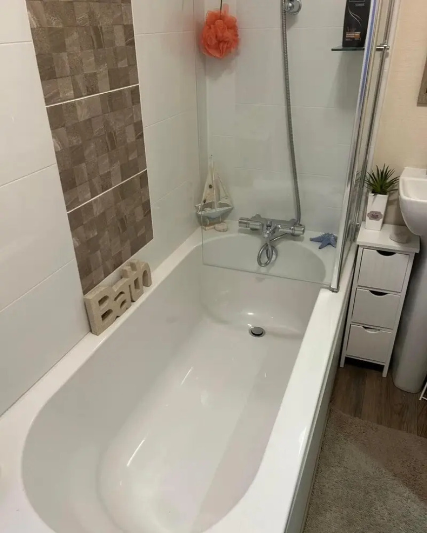 2 Bed Caravan - Sleeps 6 - Parking - Pets