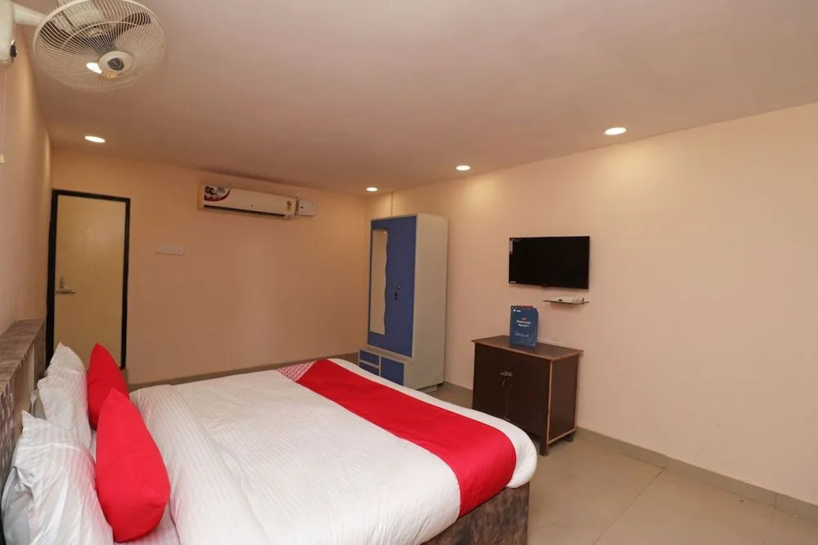 Oyo 28643 Sai Yatri Niwas