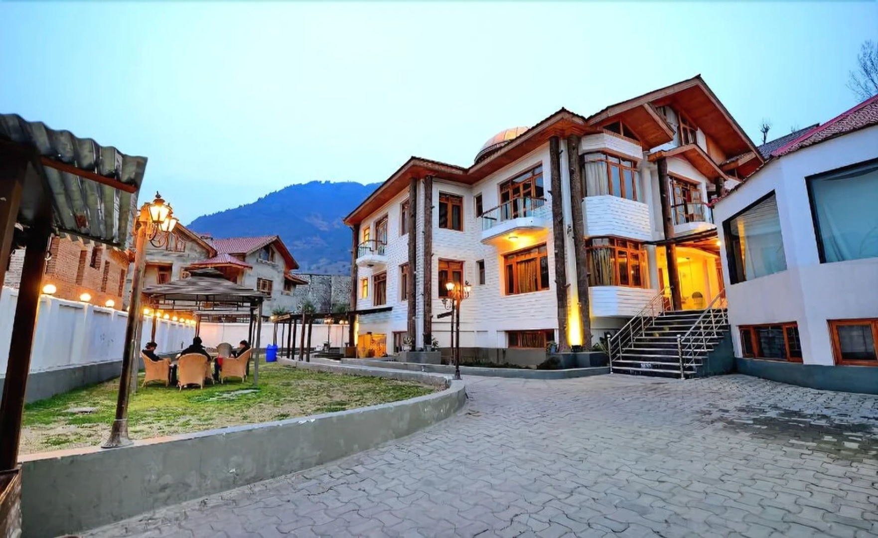 Royal Khazir Boutique