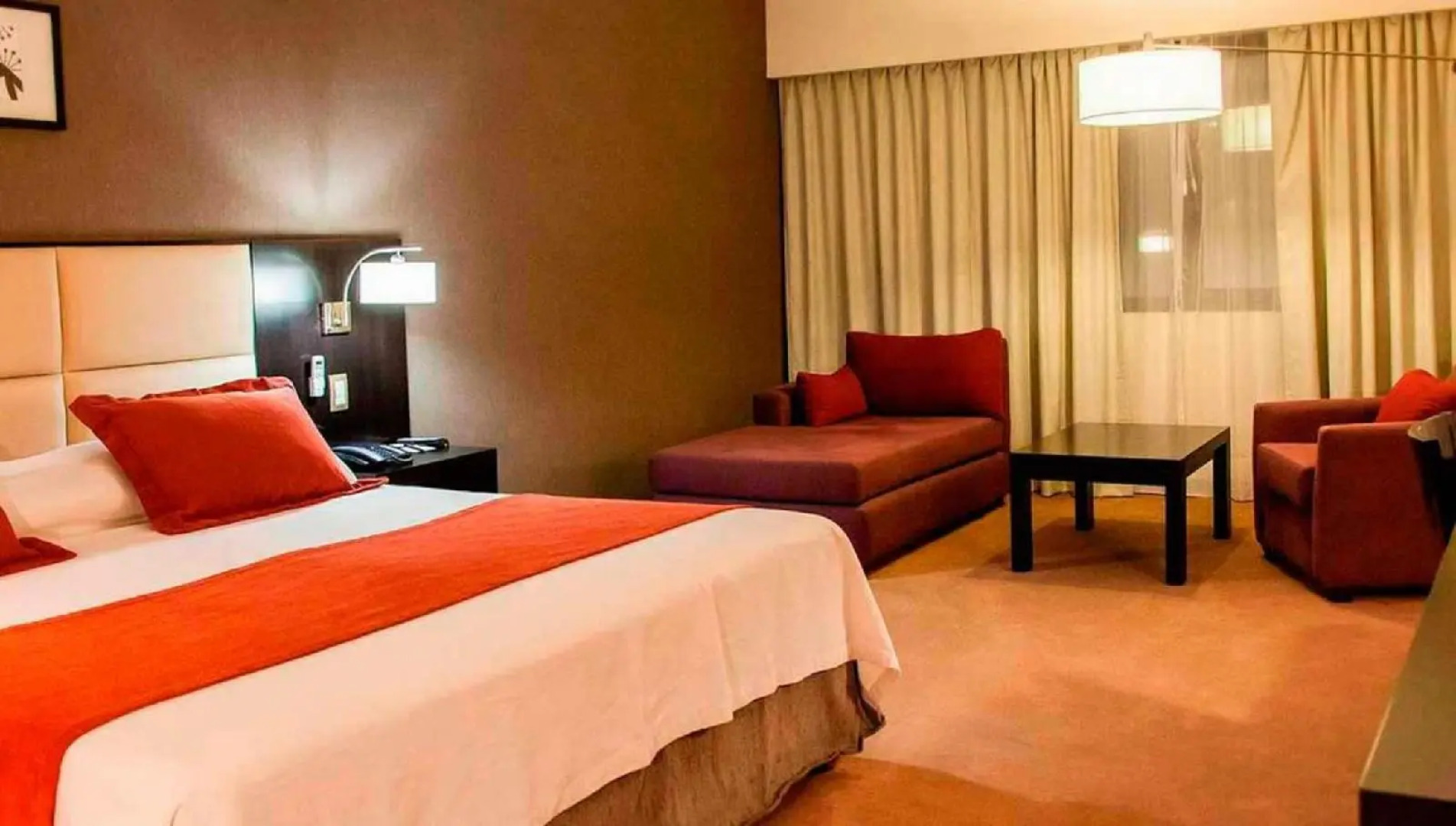 Howard Johnson Hotel & Casino