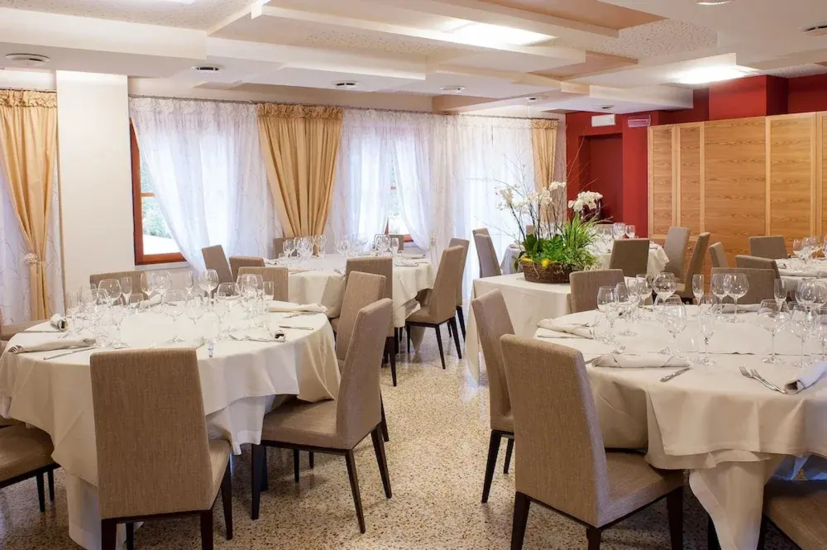 Elliot Osteria e Dormire in collina