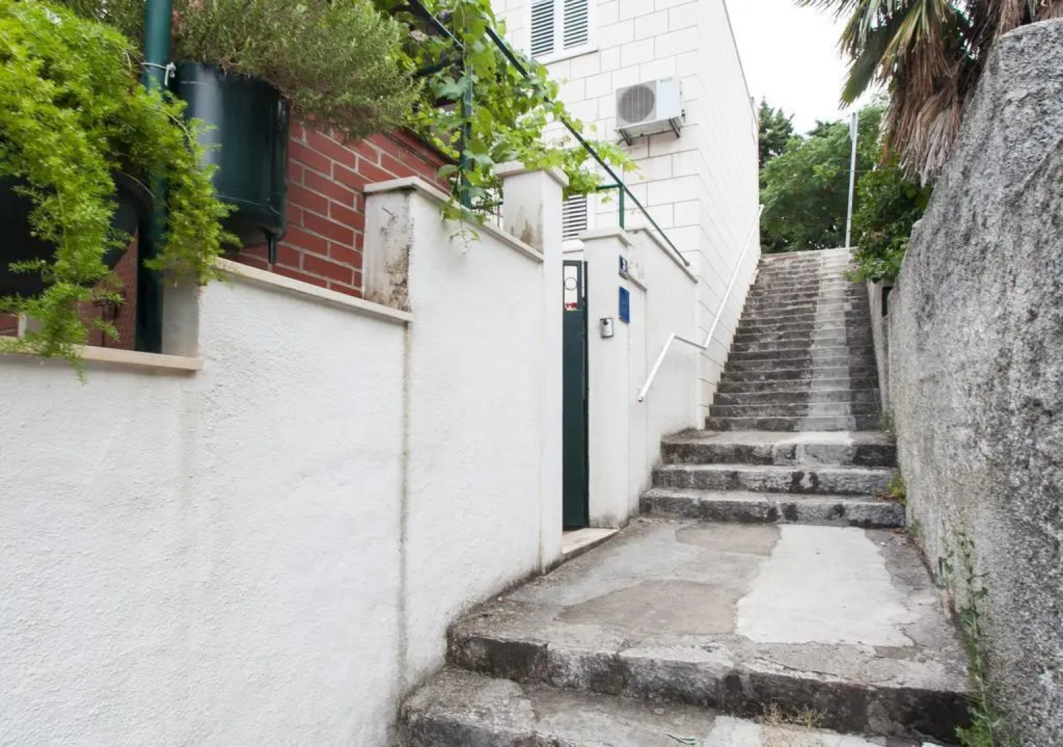 Apartments Miljak