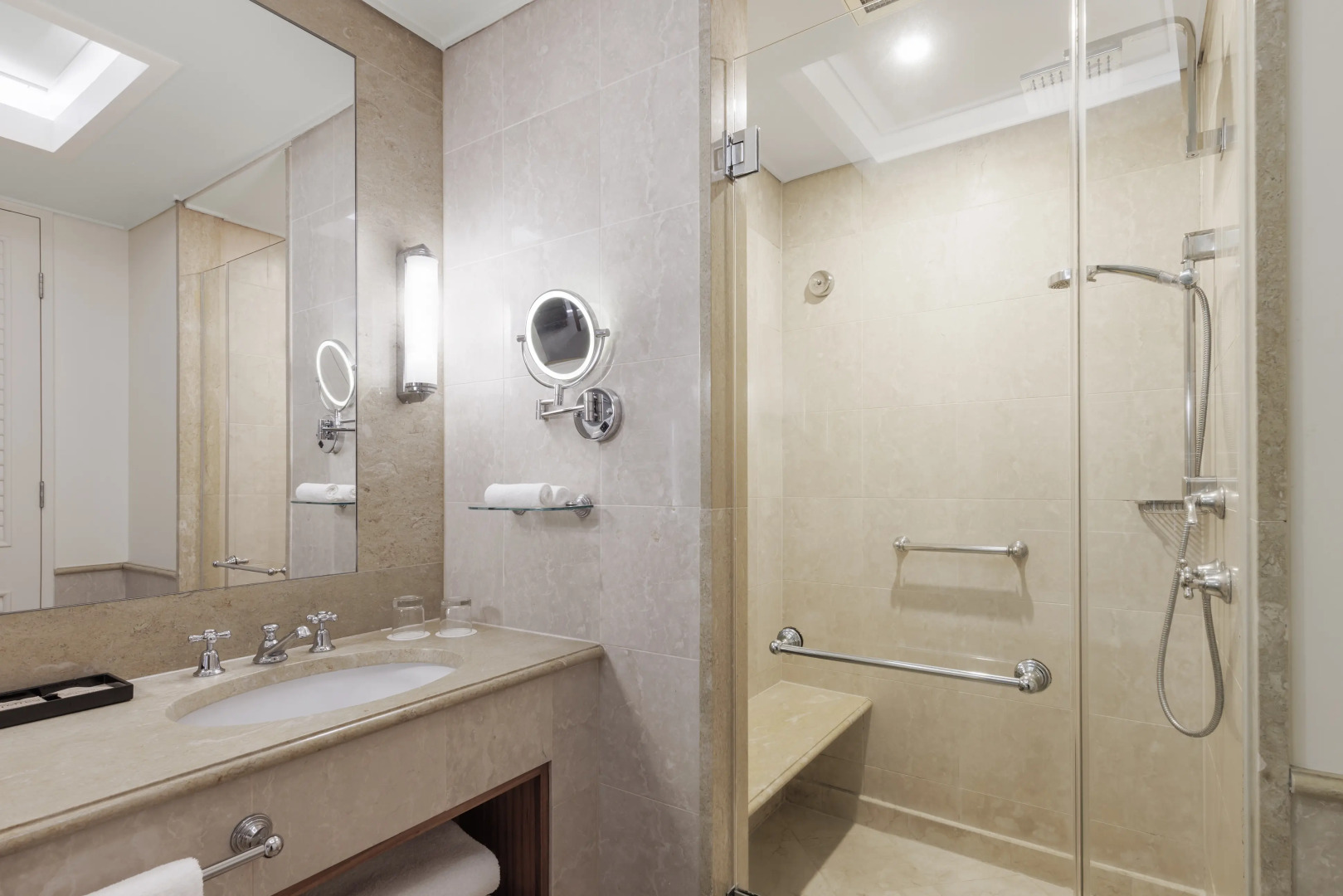 Pullman Reef Hotel Casino