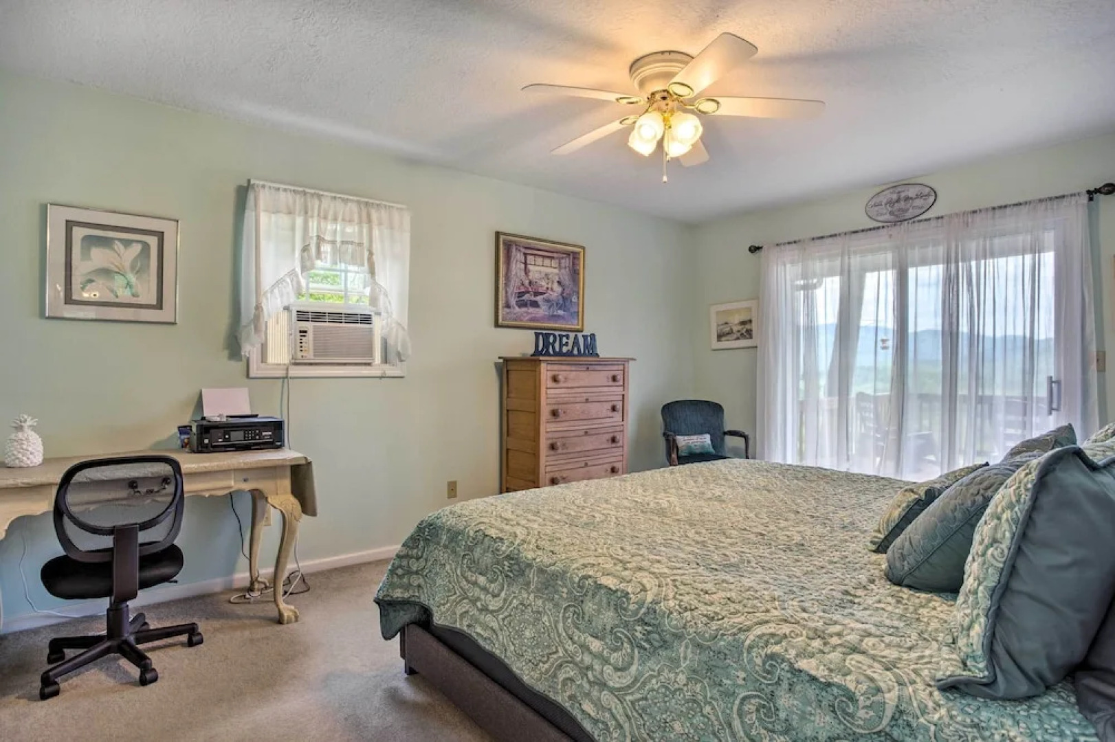 Bring a Pet: Cozy Burnsville Cottage w/ Fire Pit!