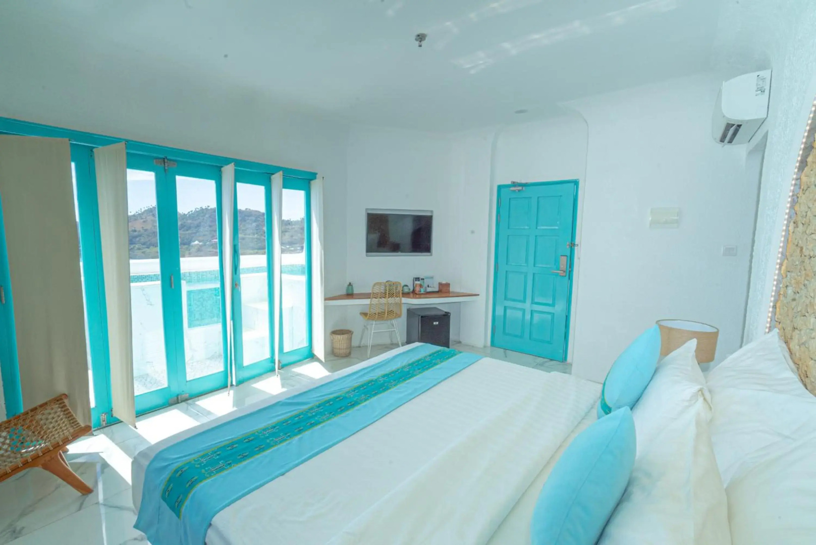 Loccal Collection Hotel