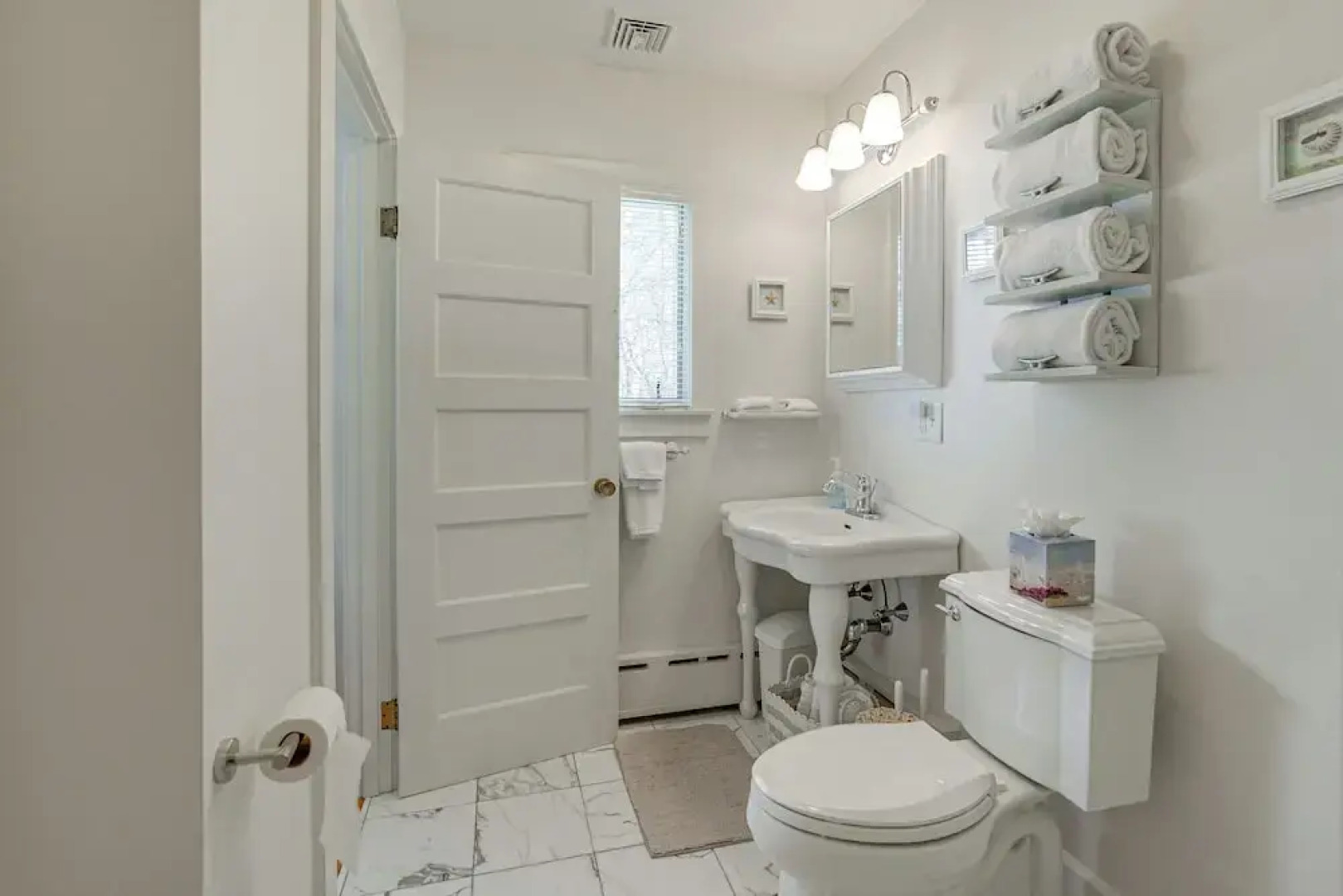 Gloucester Home w/ Large Yard: 1 Mi to Beach!