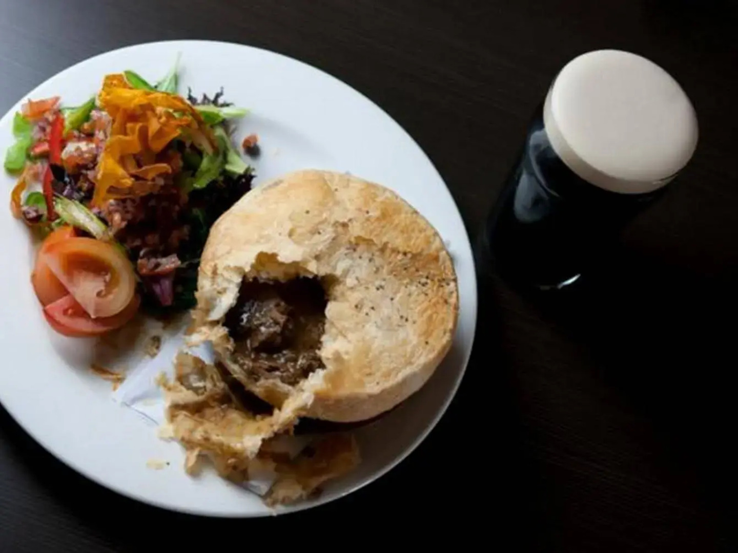 Dooleys Capella Tavern and Motel