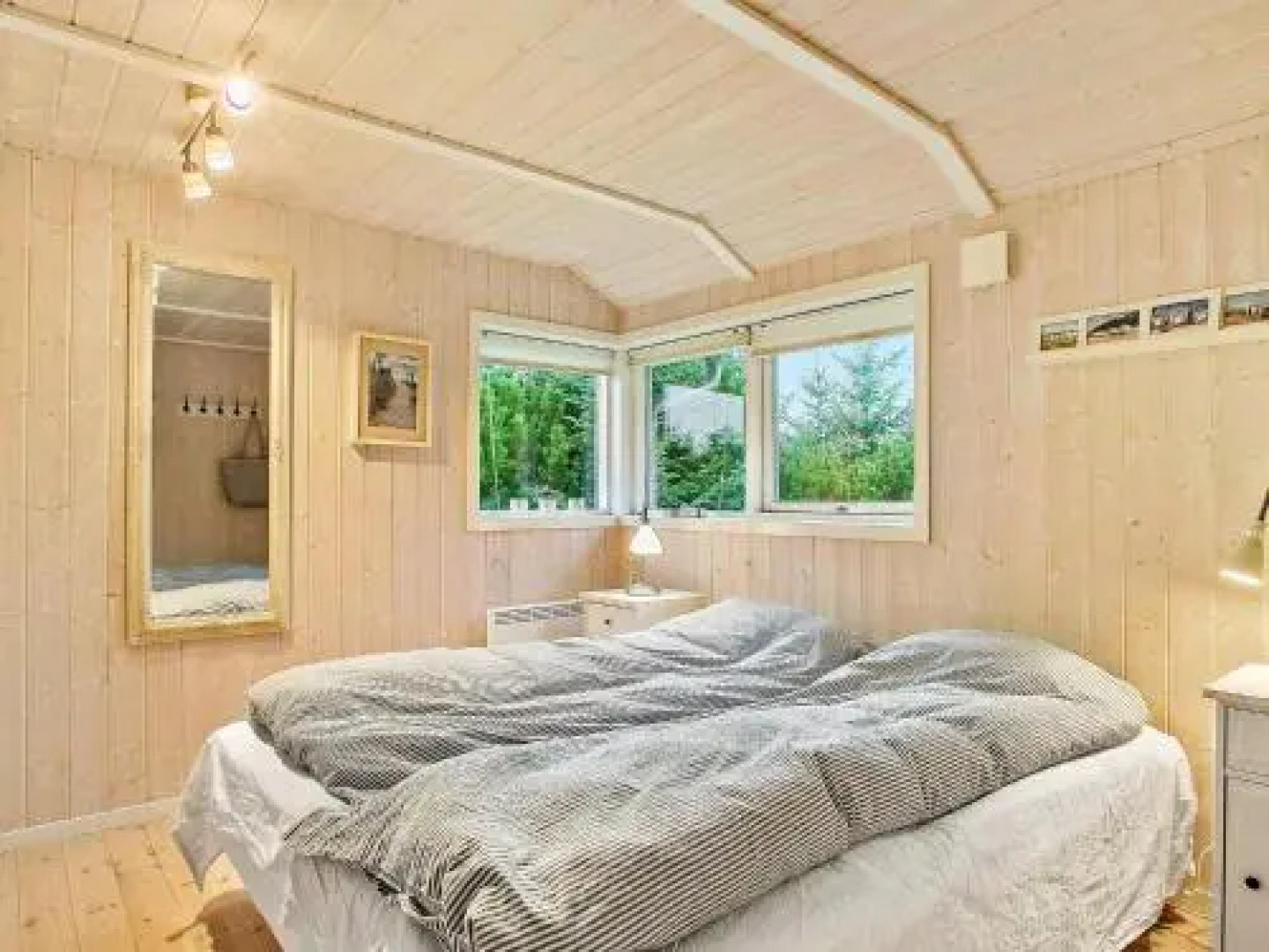 Four-Bedroom Holiday home in Løkken 10