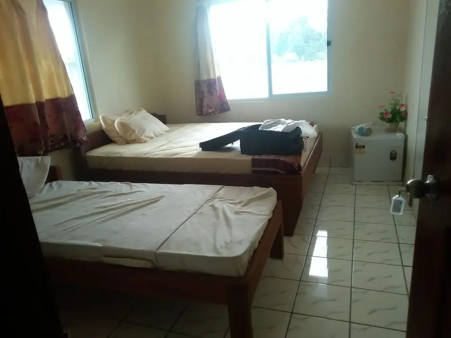 Tropicana Motel & Backpackers