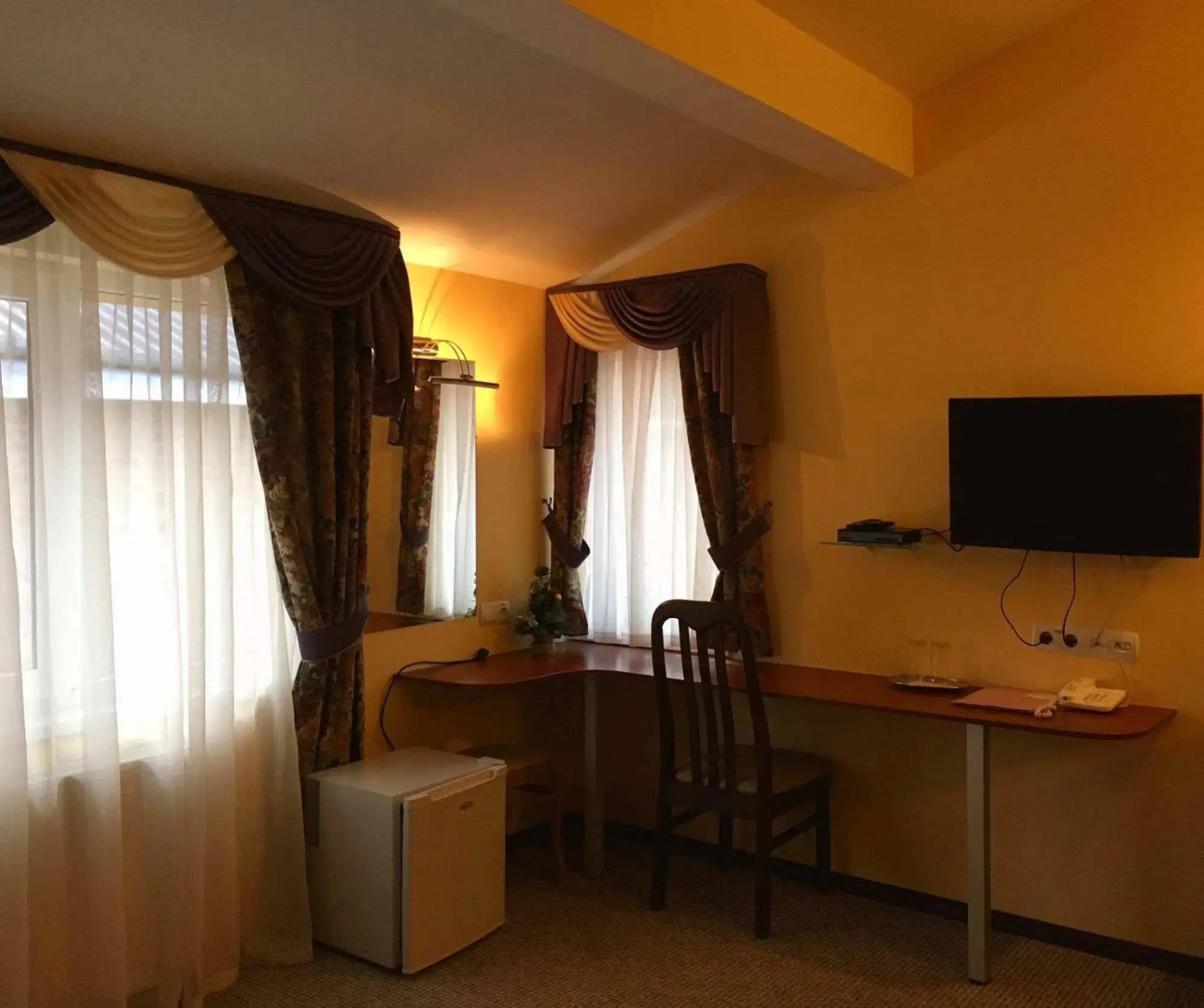 Отель «Леотель»