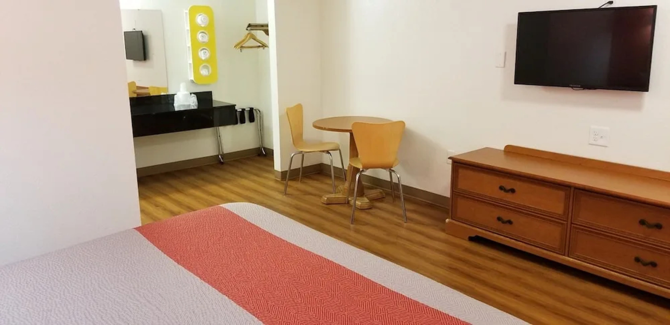 Super 8 - North Lima OH