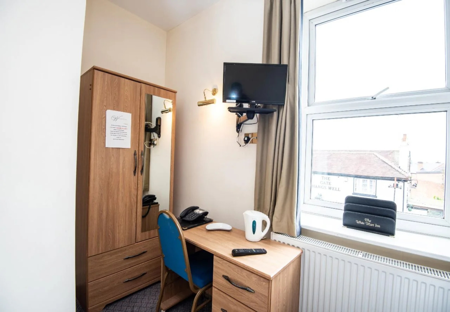 OYO The White Hart Inn