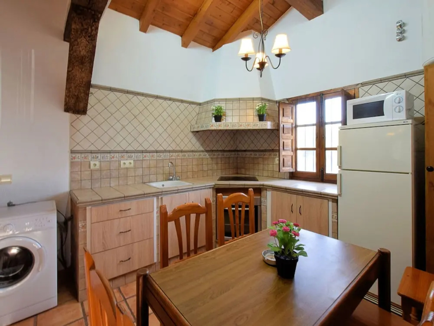 Rustic house in La Higuera (El Torcal de Antequera).