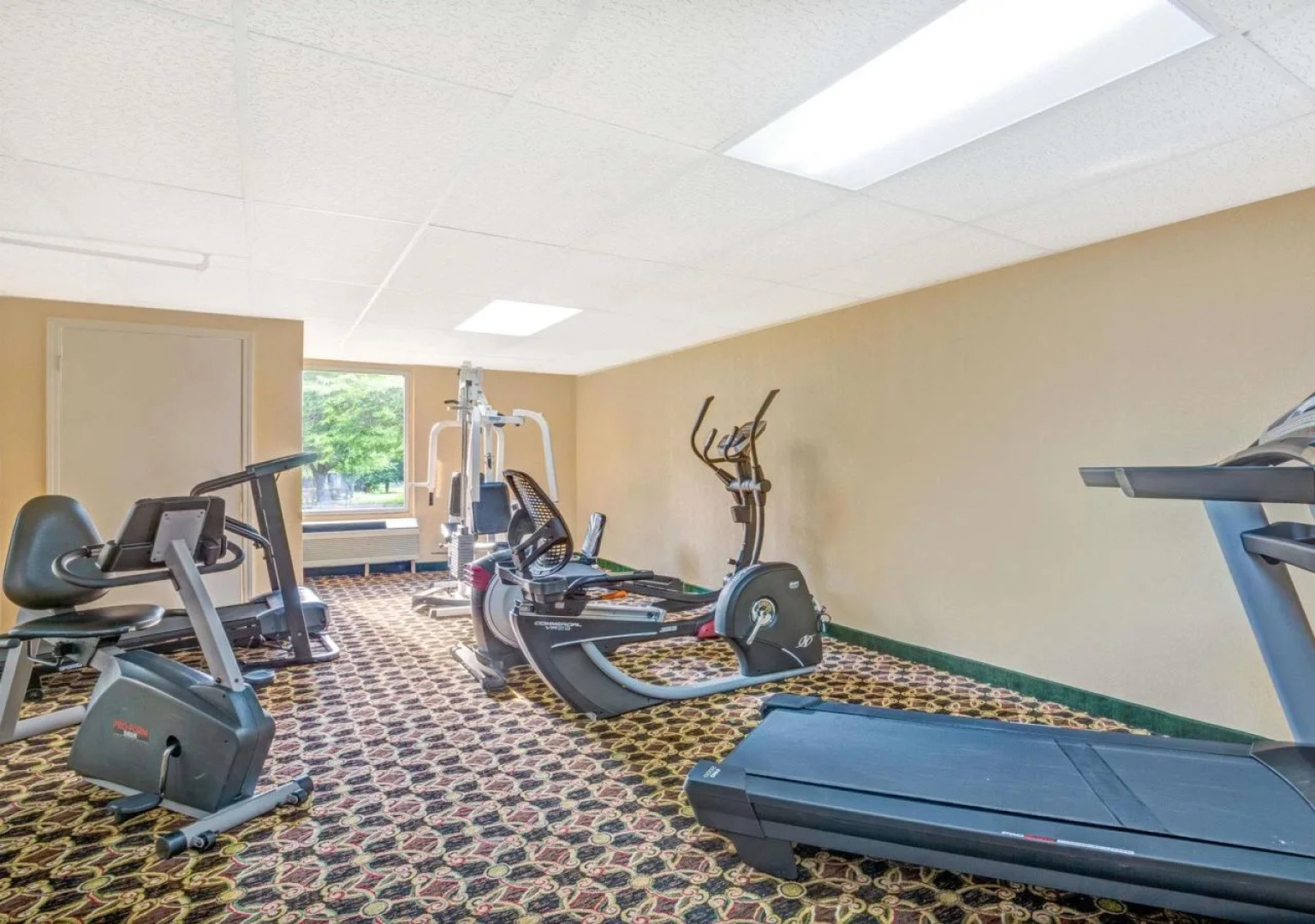 Quality Suites Atlanta Airport East