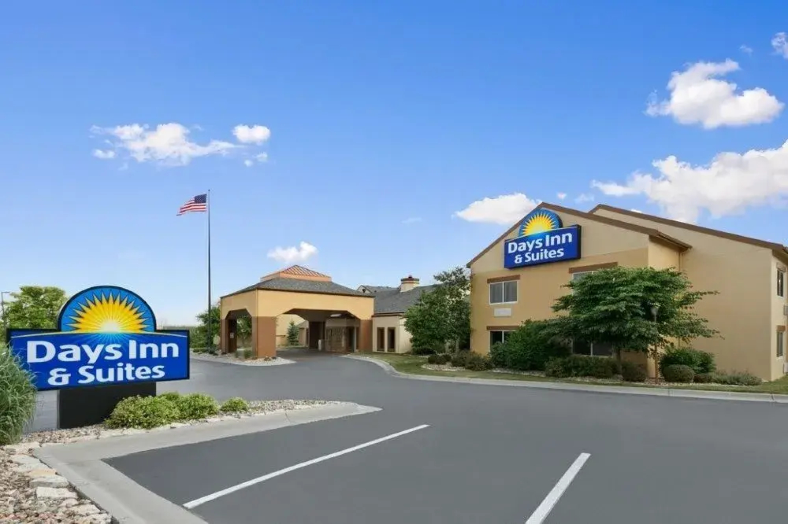 Days Inn & Suites by Wyndham Omaha NE