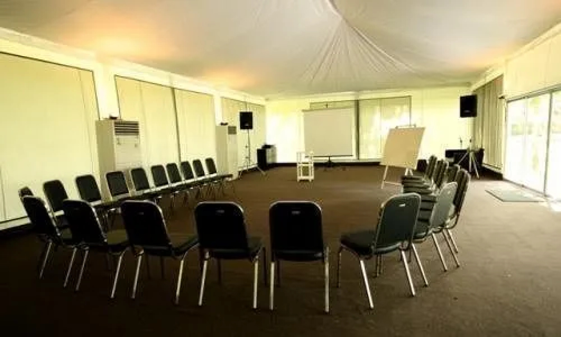 Khao Kheaw es-ta-te Camping Resort & Safari