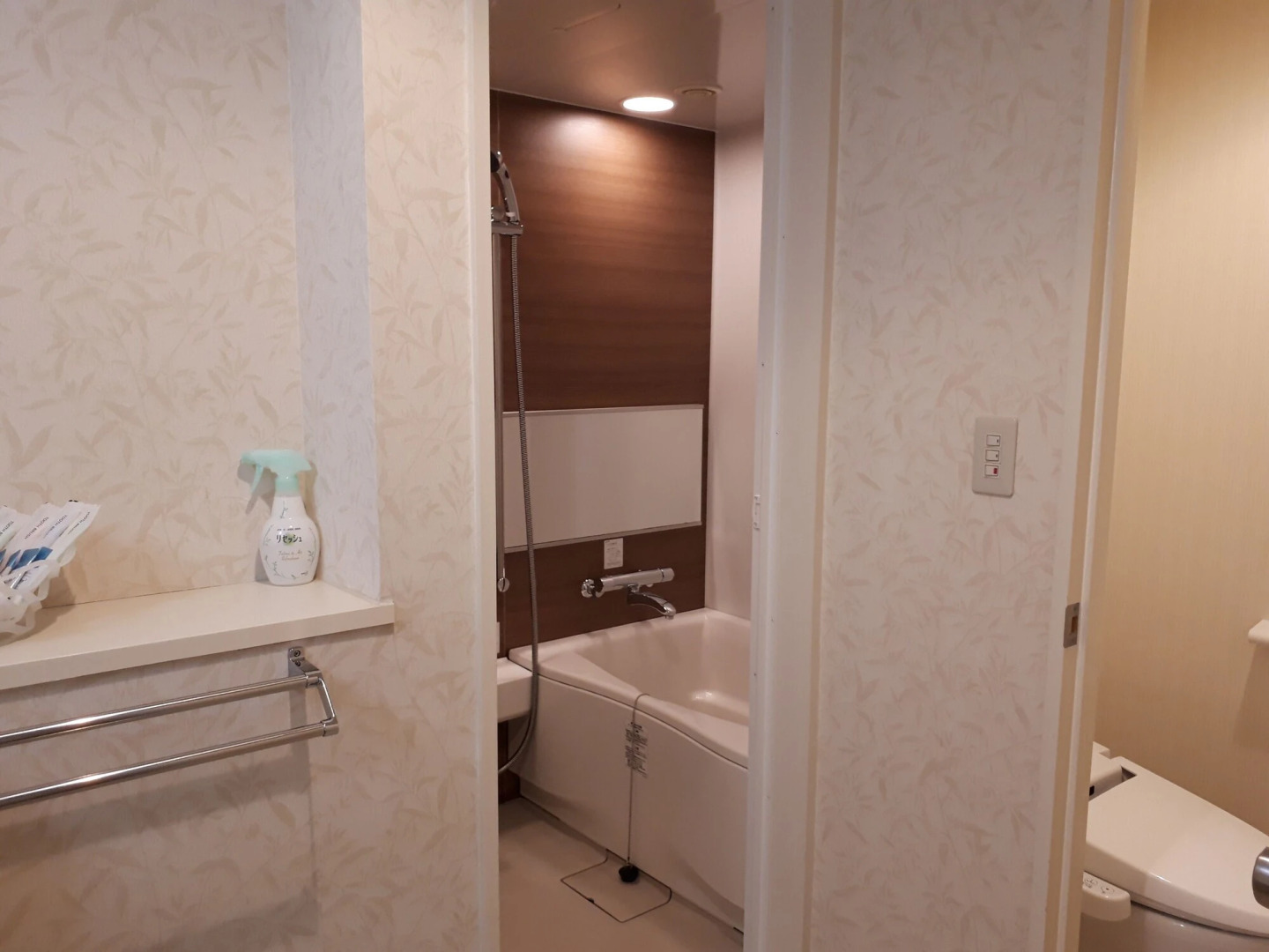 Wisterian Life Club Toba