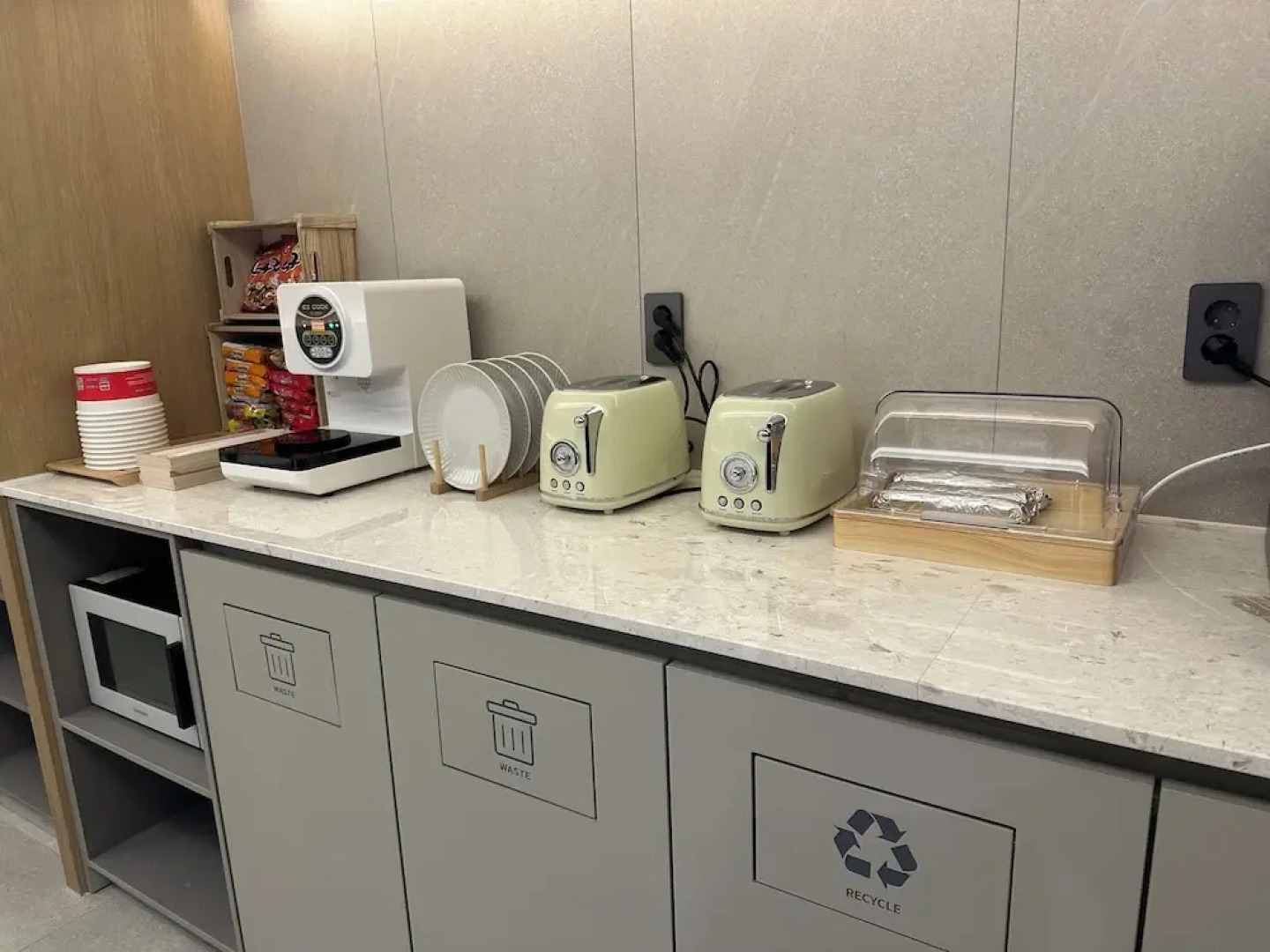 H AVENUE  Jecheon Station