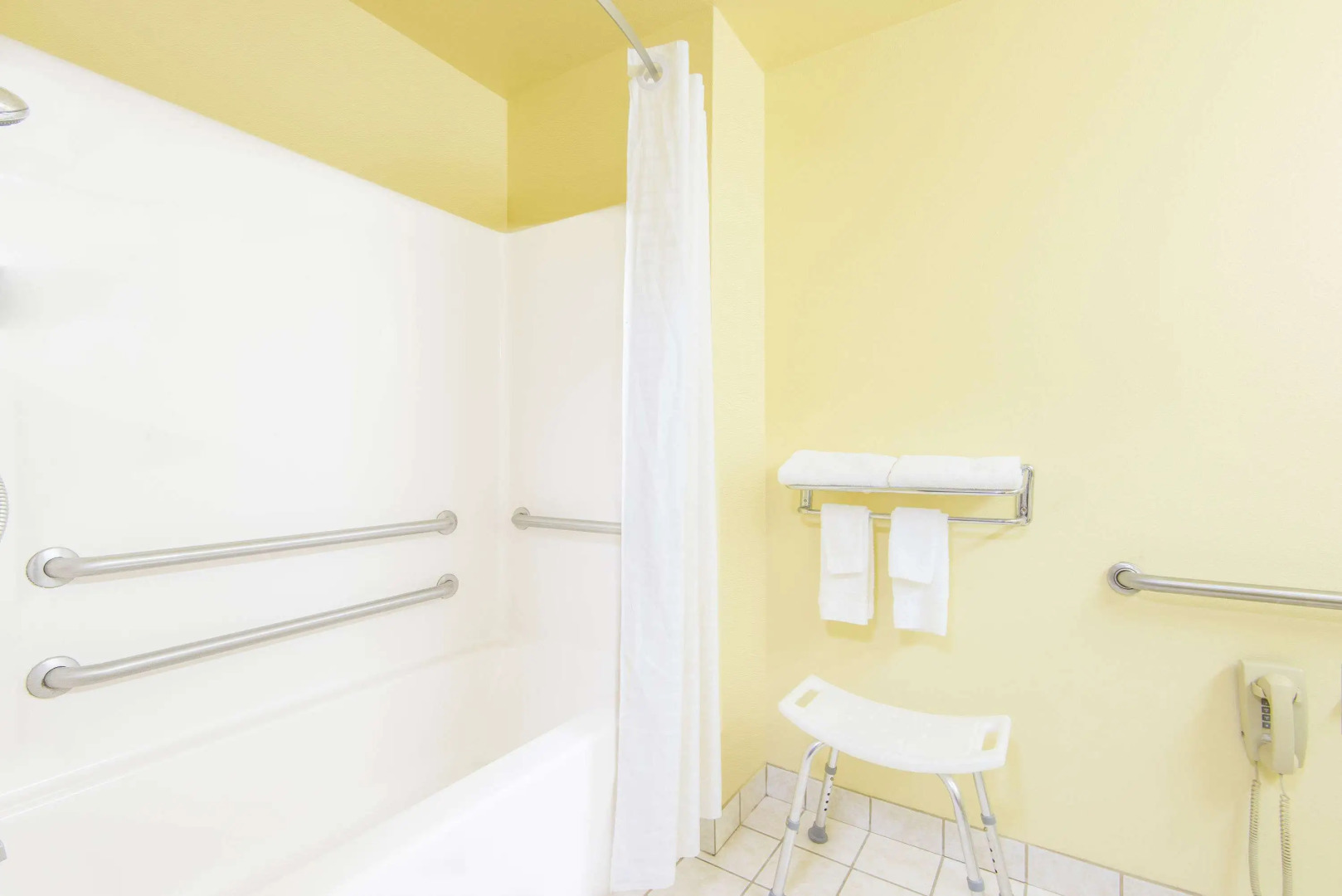 Super 8 by Wyndham Wheeling WV