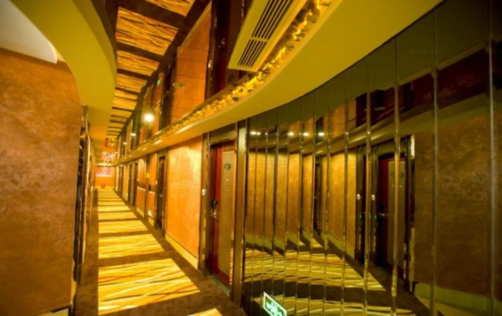 Lishui Jia Yi City Hotel