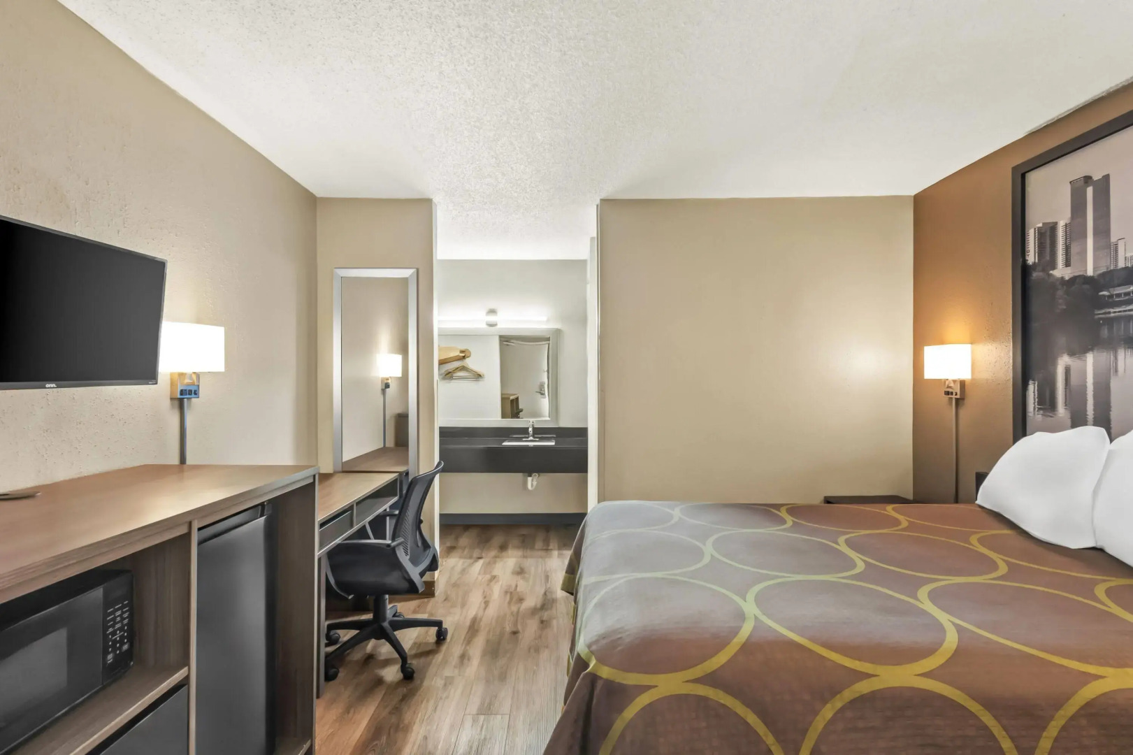 Super 8 by Wyndham Commerce