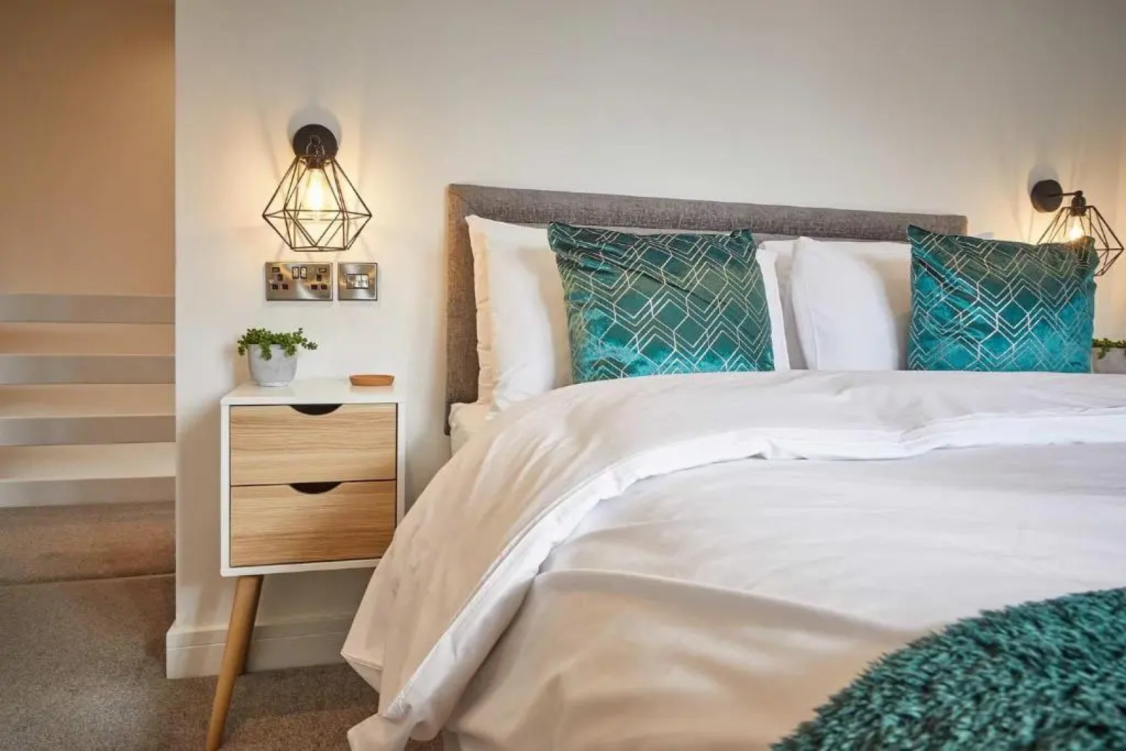 Host & Stay The Bach