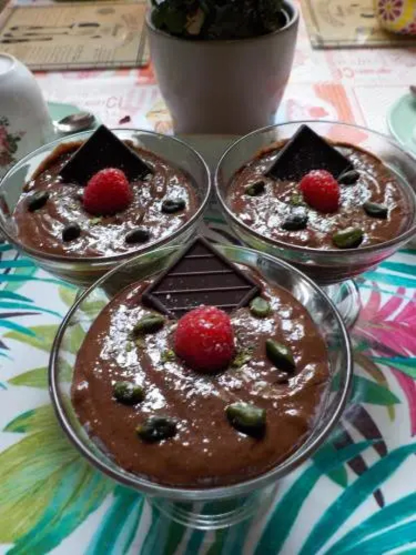 Chez Teresa/A Taste dAngleterre