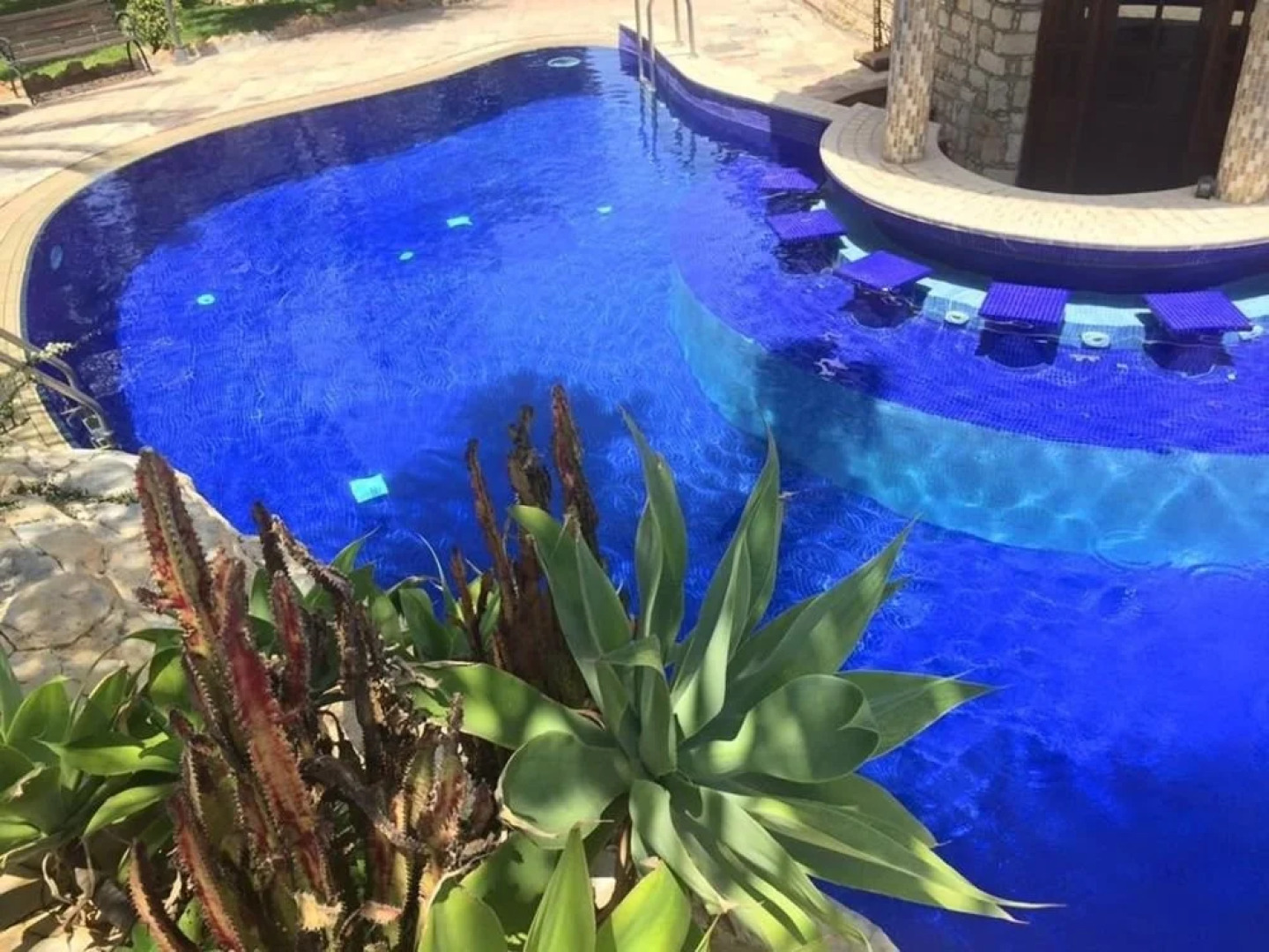 De Michanna Properties