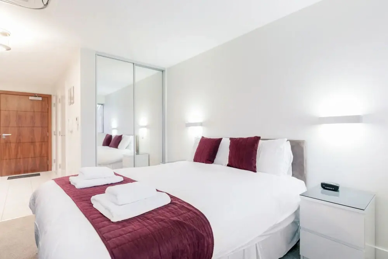 Roomspace Apartments -New Manor House