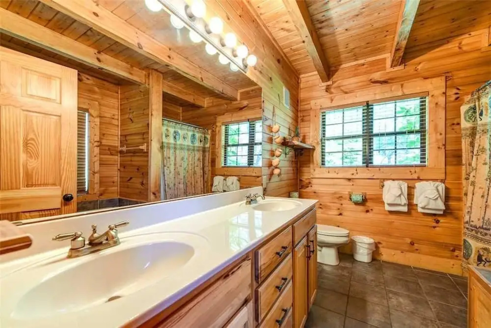 A Majestic View III 3 Bedroom Home with Hot Tub