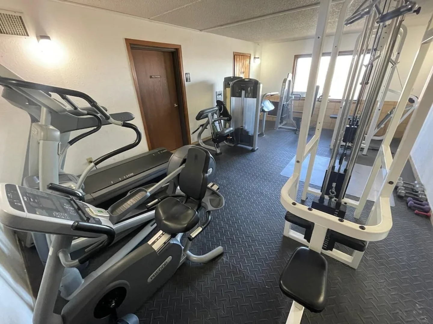 Belgium Inn & Suites