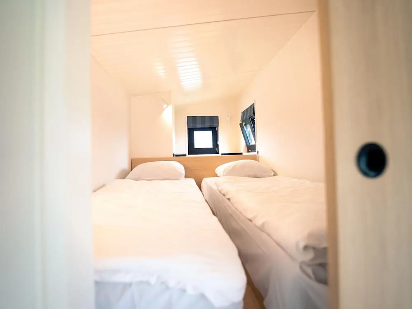 Comfortable Lodge Near sea at 500m