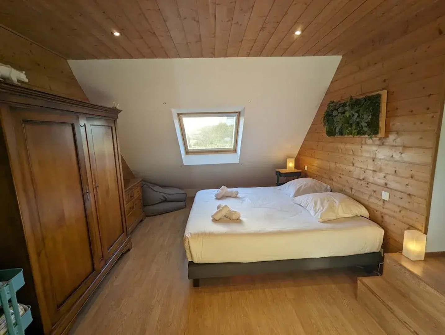 Pretty Family House Near the Beach