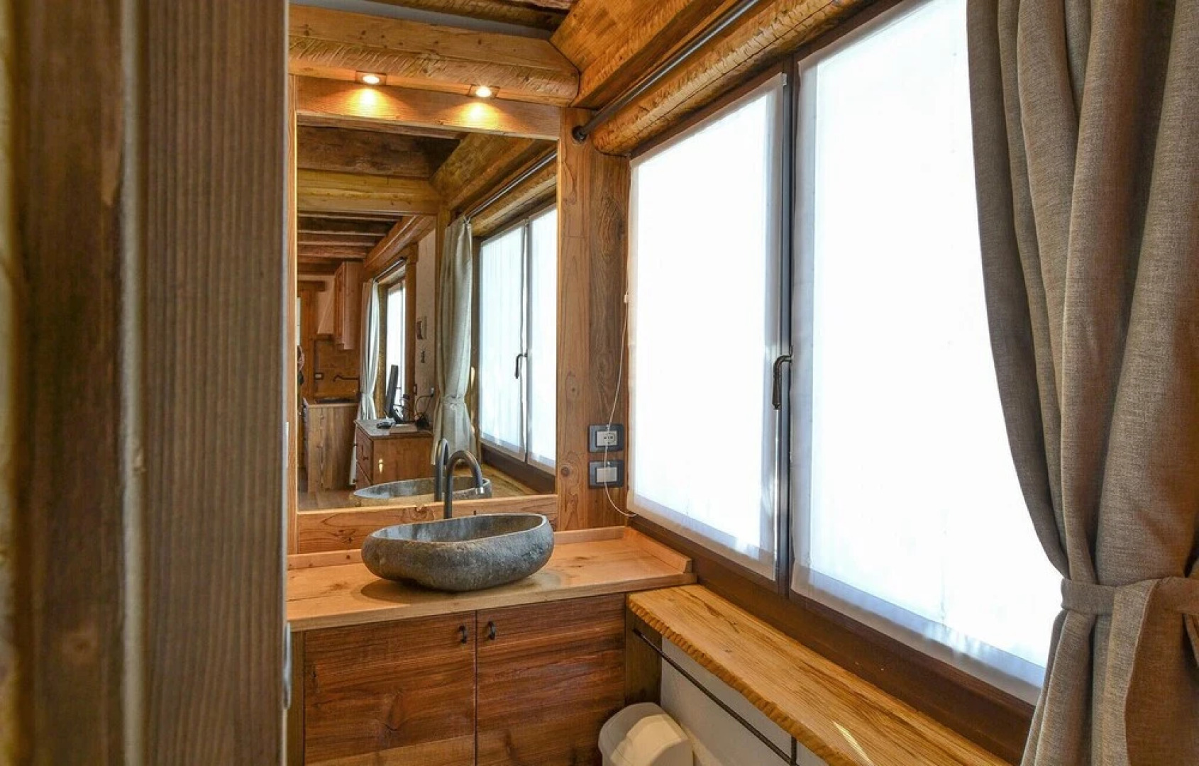 Amazing Apartment in Ovaro With 1 Bedrooms and Wifi