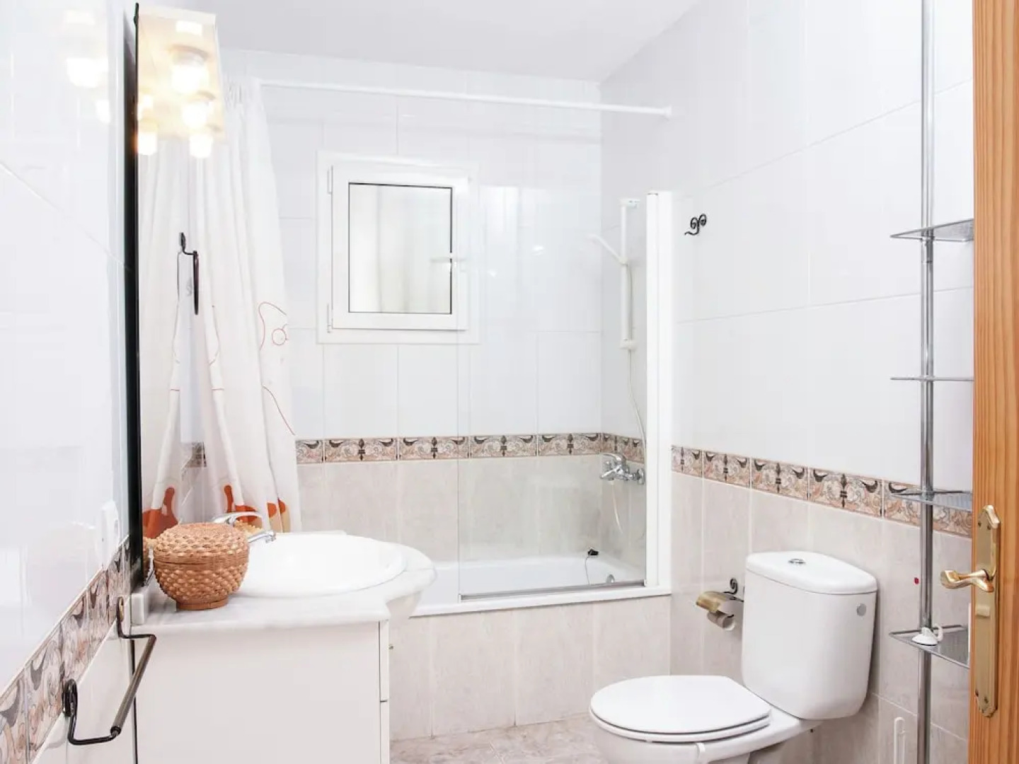 Stunning, Detached Holiday Home With Private Swimming Pool in Quiet Location