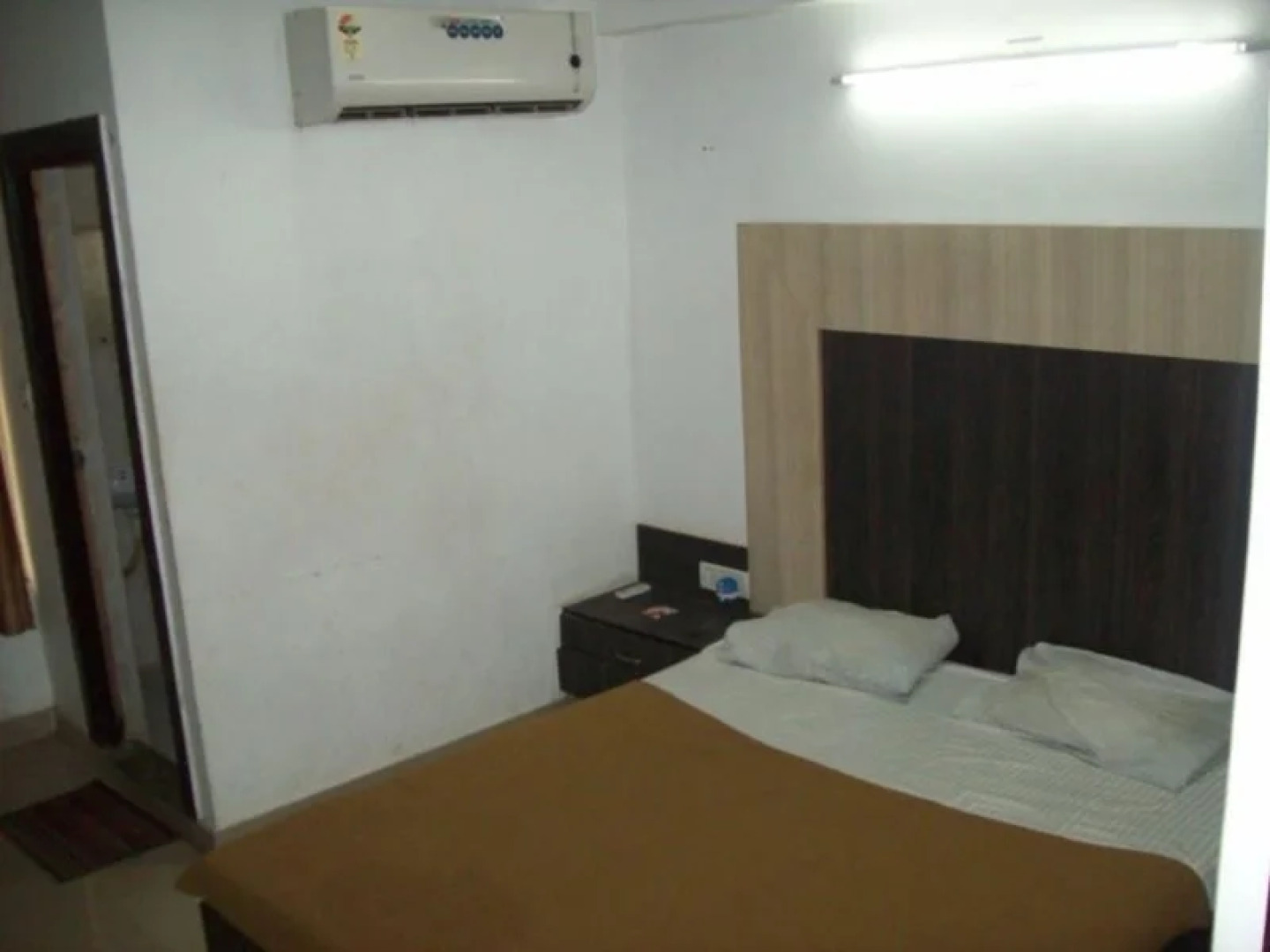 OYO 5904 Hotel Midway Inn