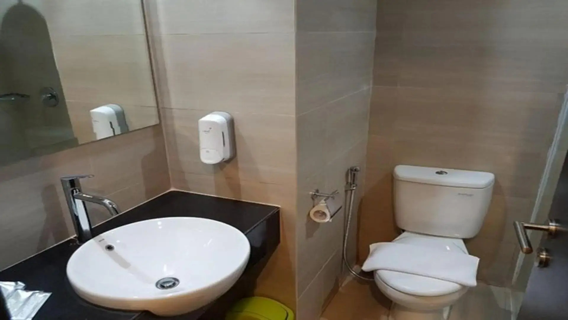 Whiz Prime Hotel Khatib Sulaiman Padang