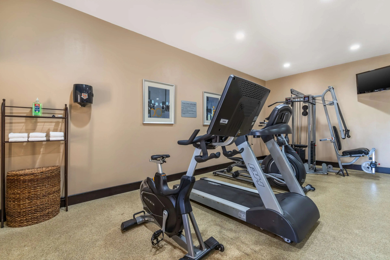 Best Western Plus Lytle Inn & Suites