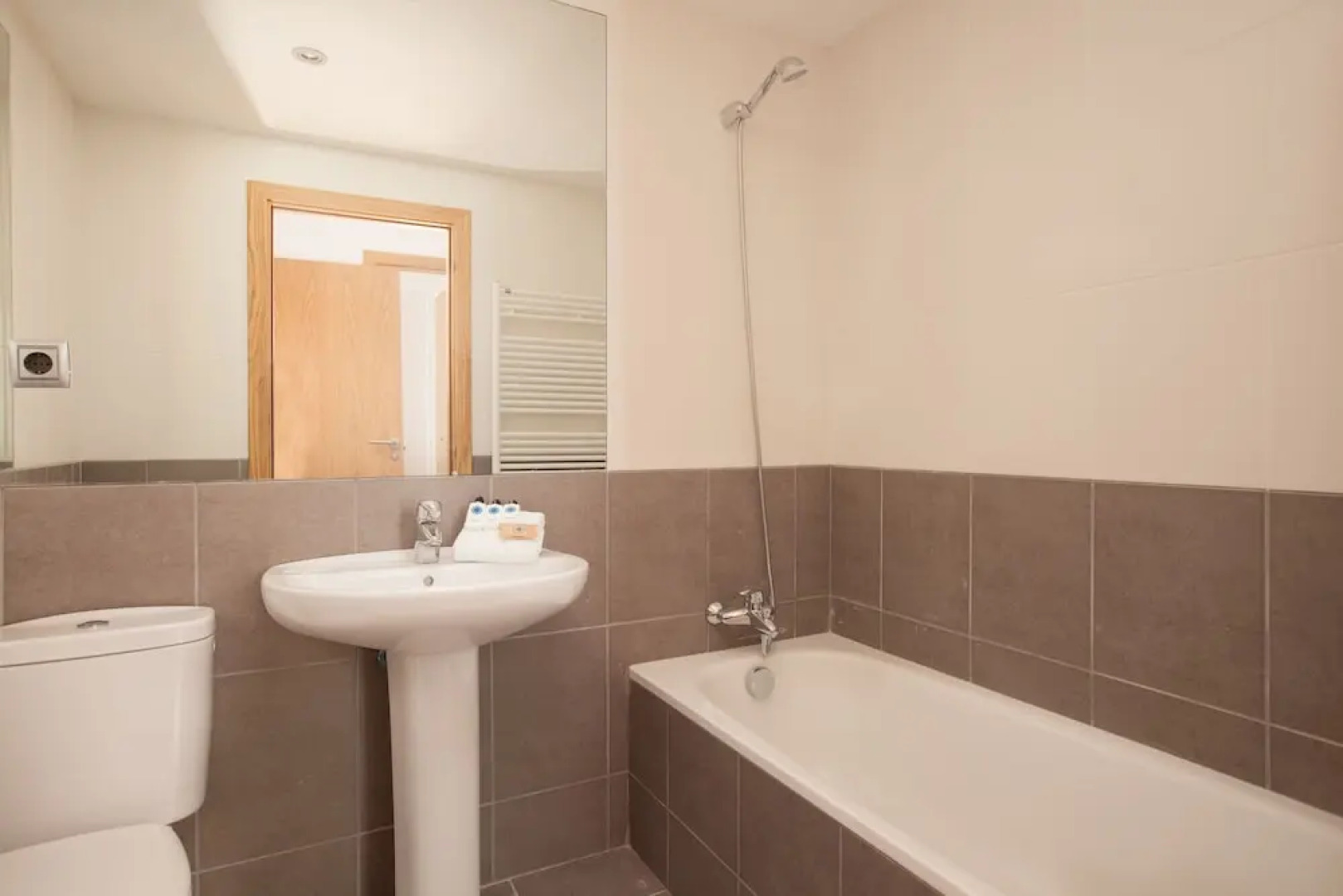 Ransol Mountain Suites