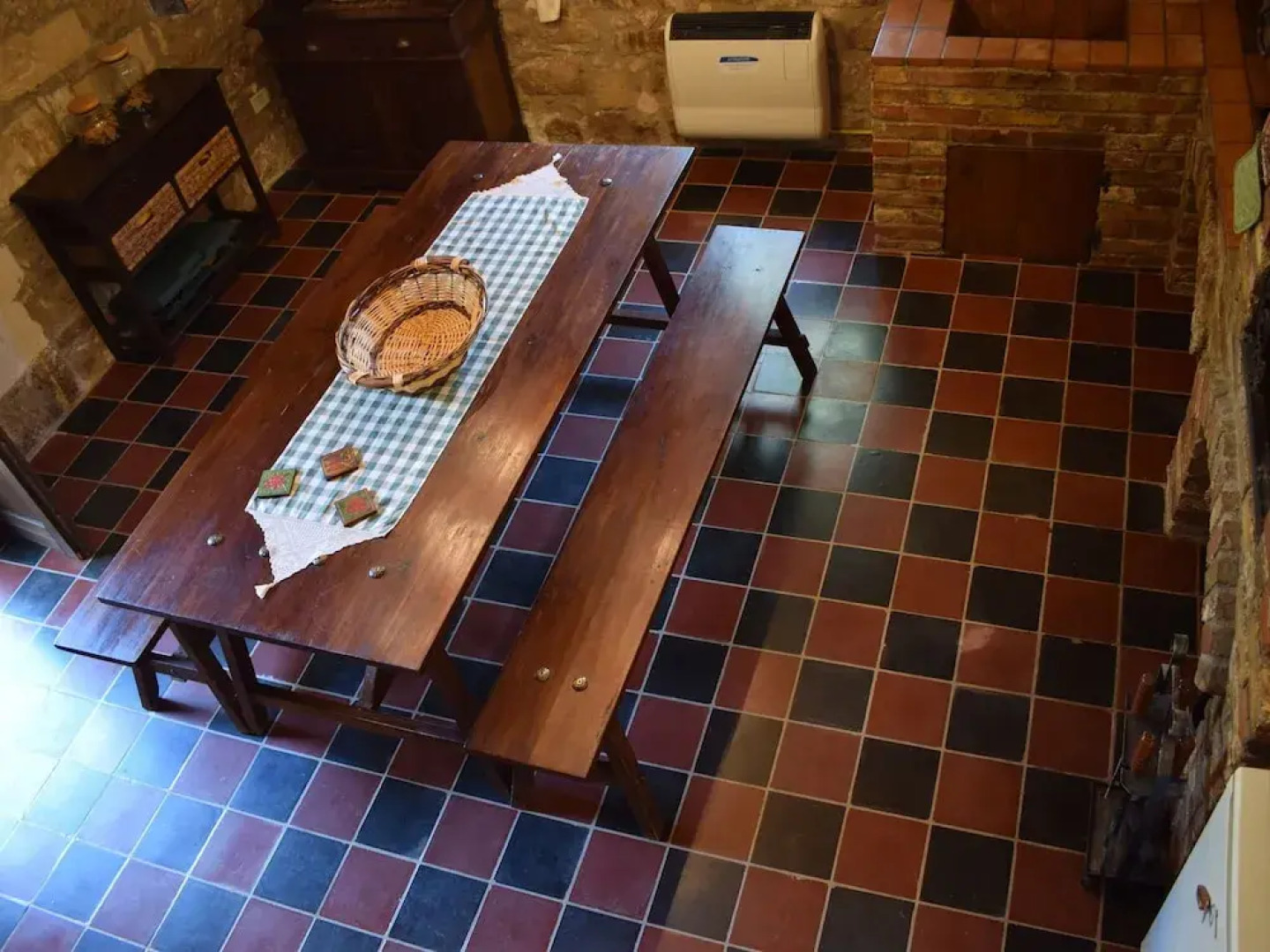 Completely Surrounded by Nature, a Lovely Pool, Sun, Relax!