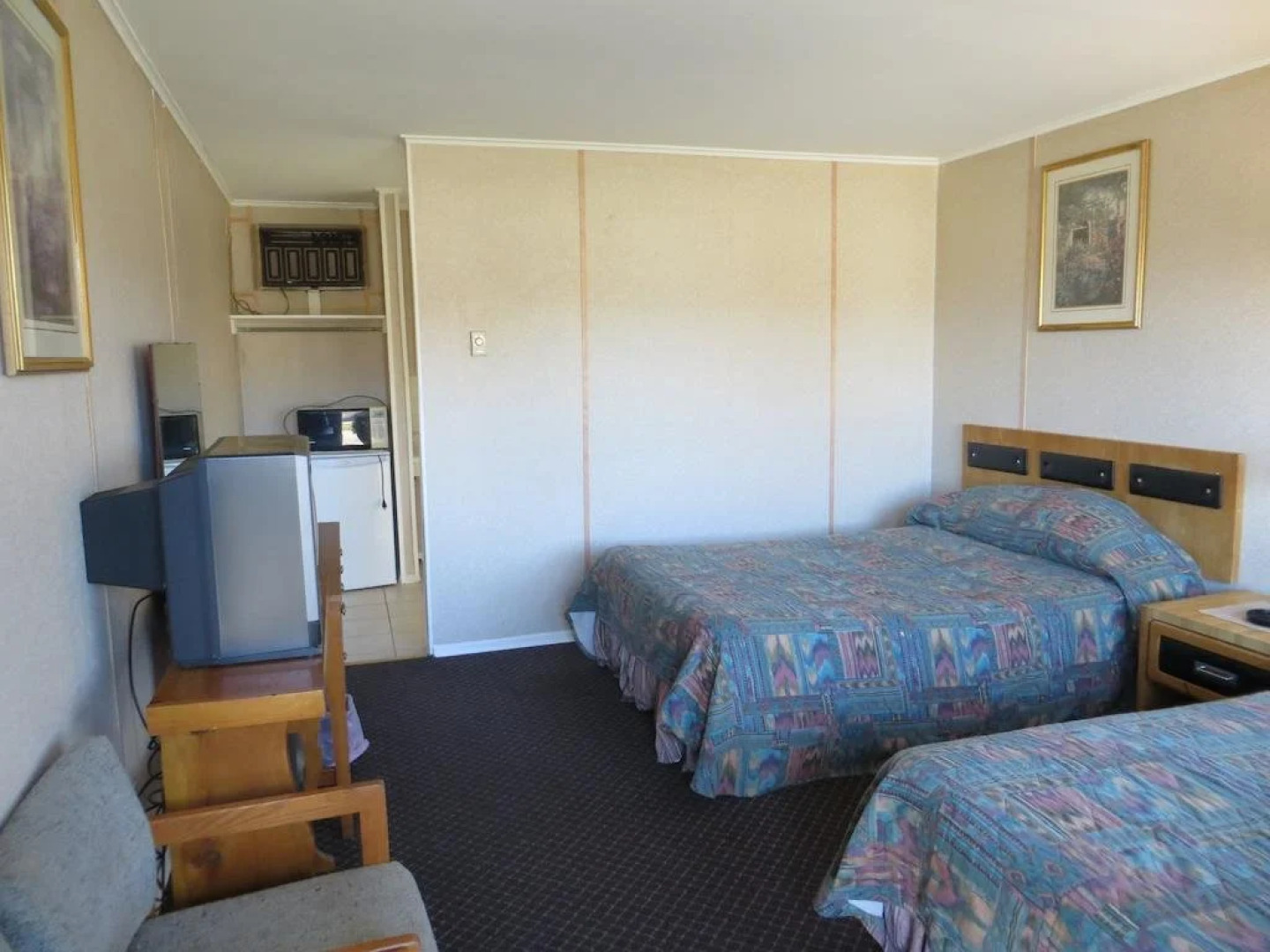 Peterboro Express Inn