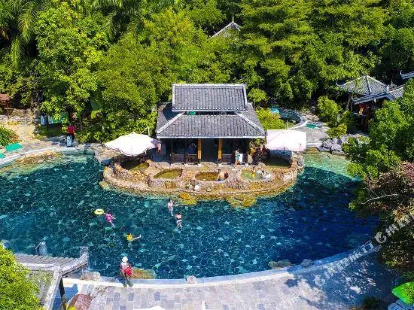 Jiuquwan Hot Spring Holiday Resort