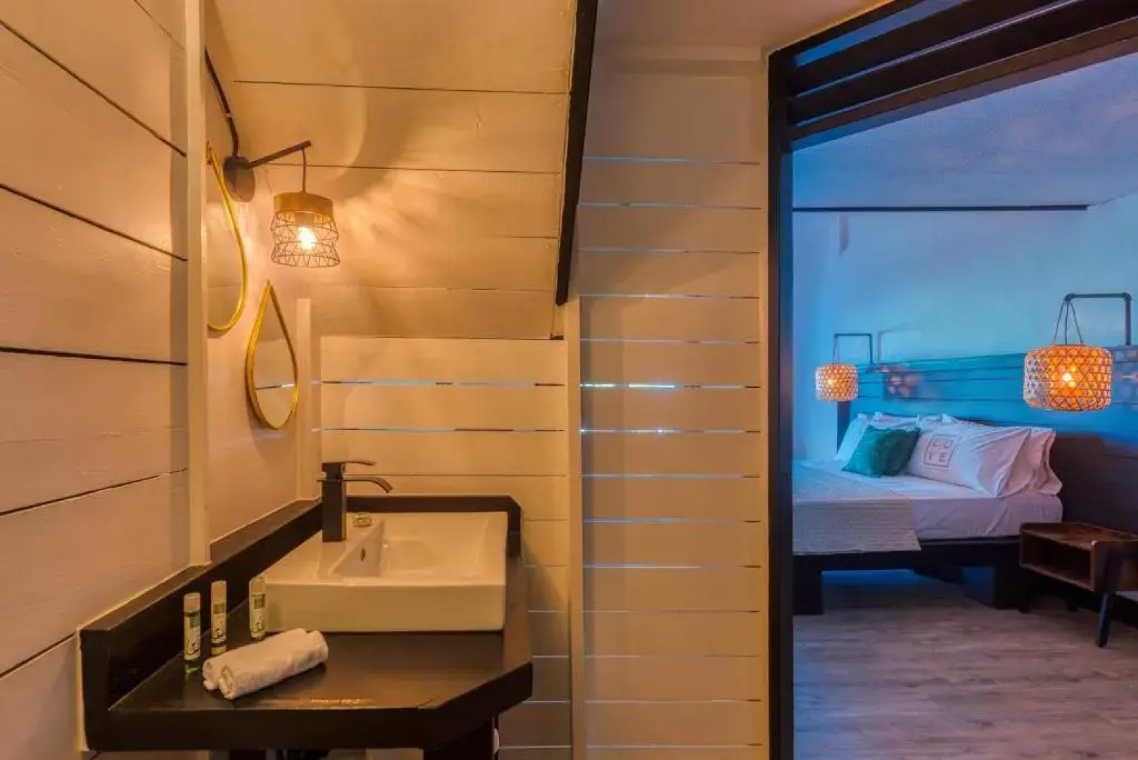 Love Hotel