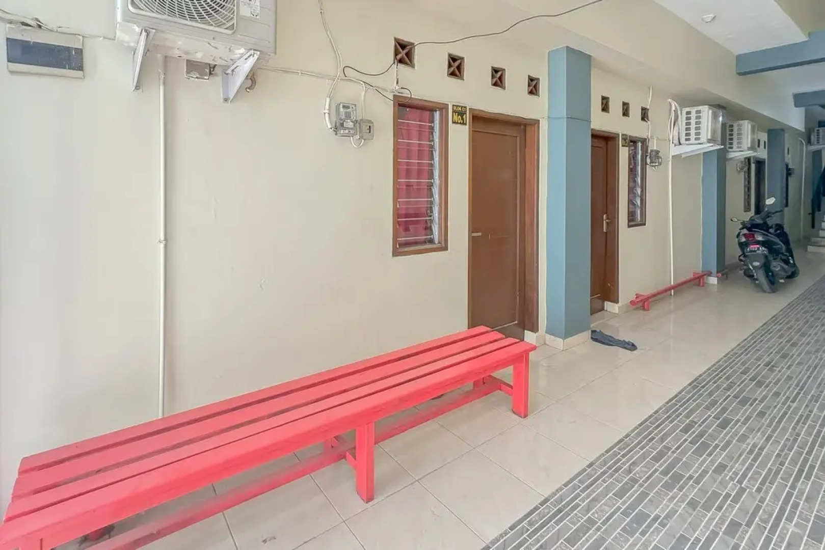 Urbanview Hotel Maharani Garut