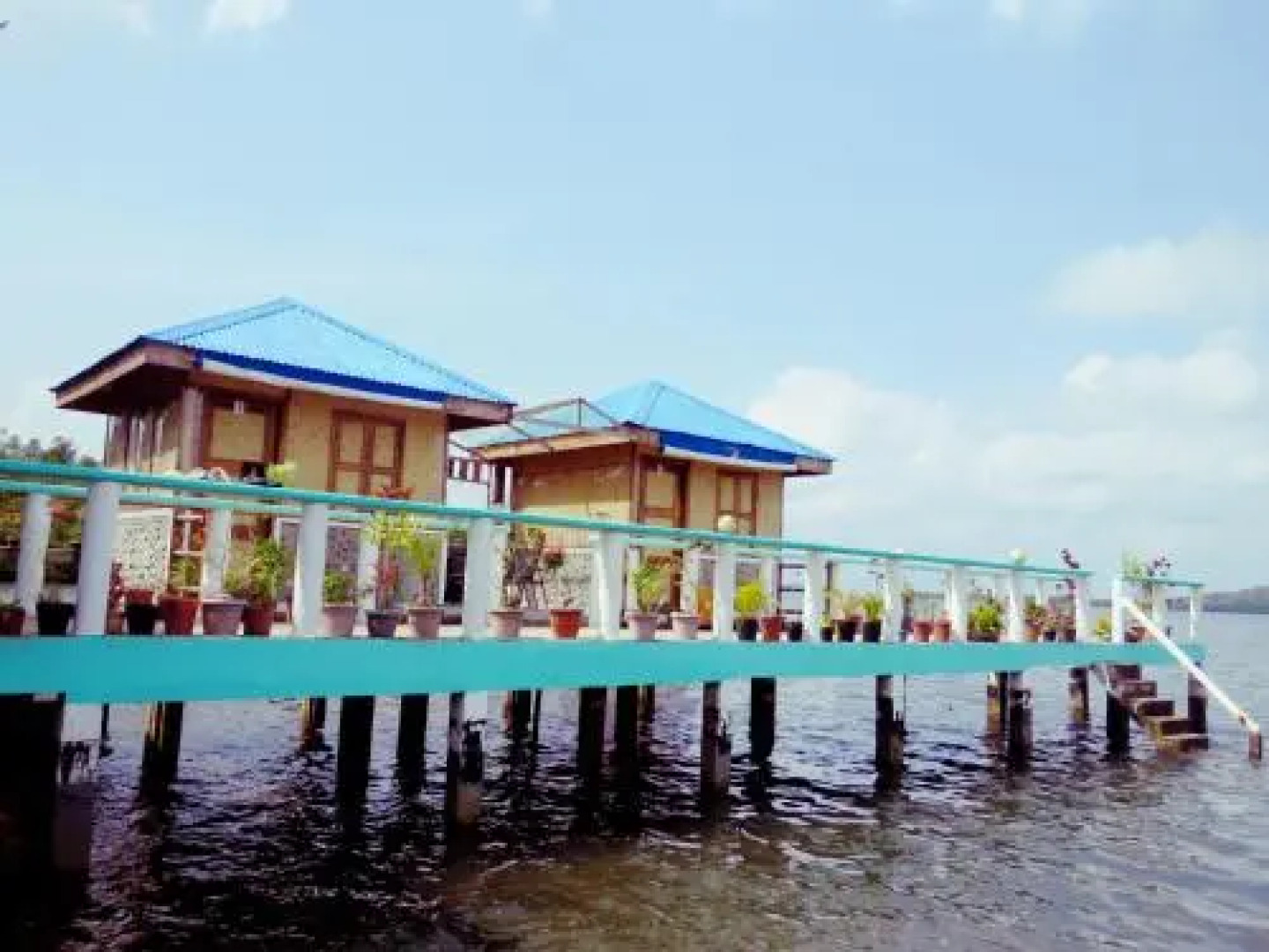 bella louise lodging house bar and resto