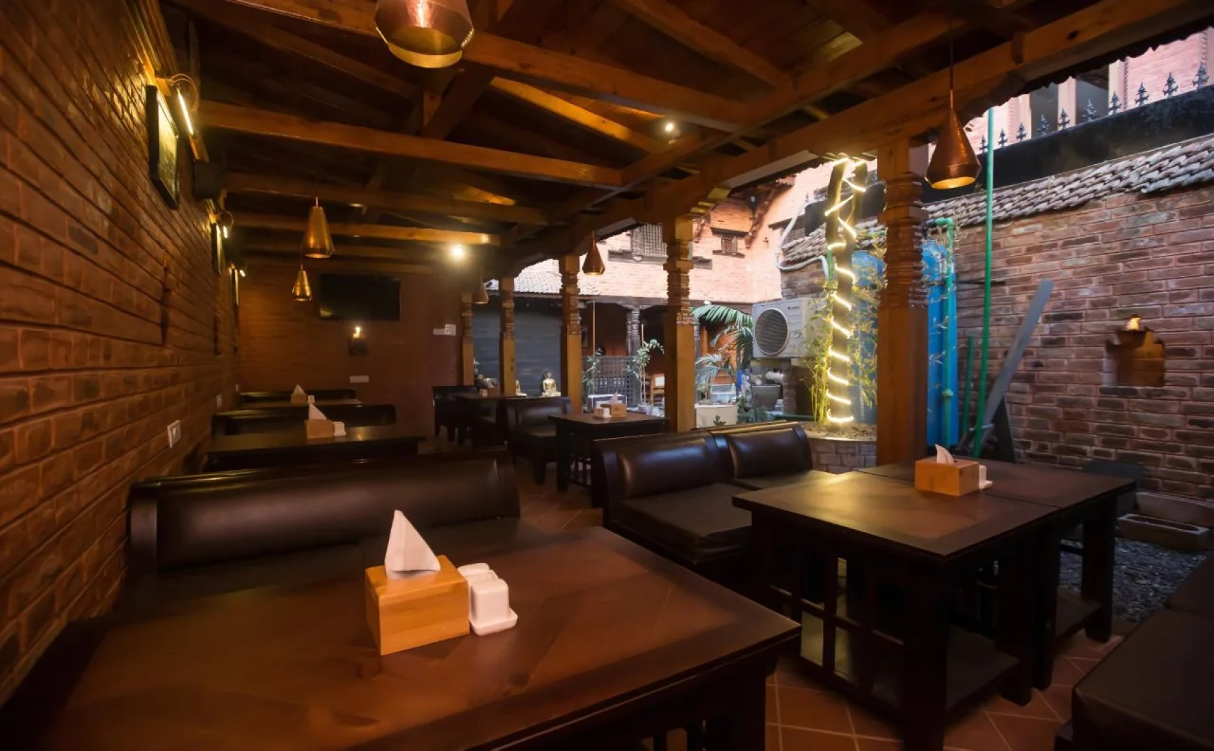 Hotel Baha Restaurant and Cafe